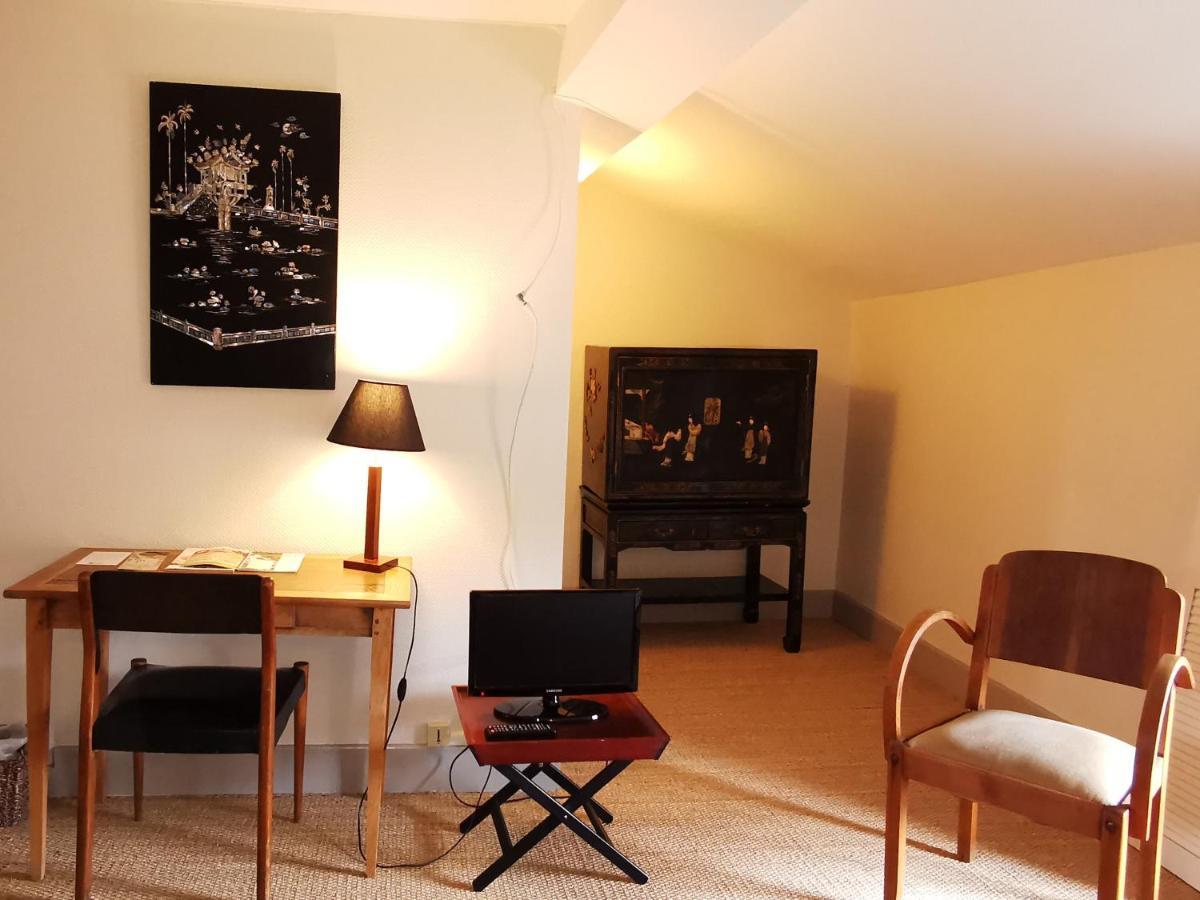 Logis Hotel Restaurant La Barguillere Saint-Pierre-de-Rivière Esterno foto