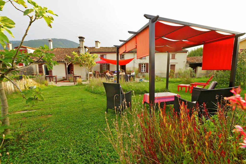 Logis Hotel Restaurant La Barguillere Saint-Pierre-de-Rivière Esterno foto