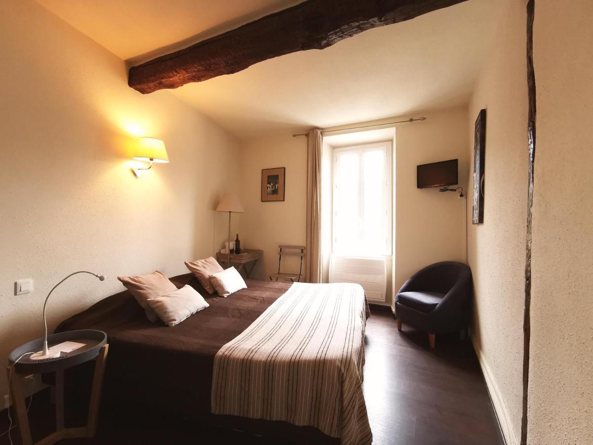 Logis Hotel Restaurant La Barguillere Saint-Pierre-de-Rivière Esterno foto