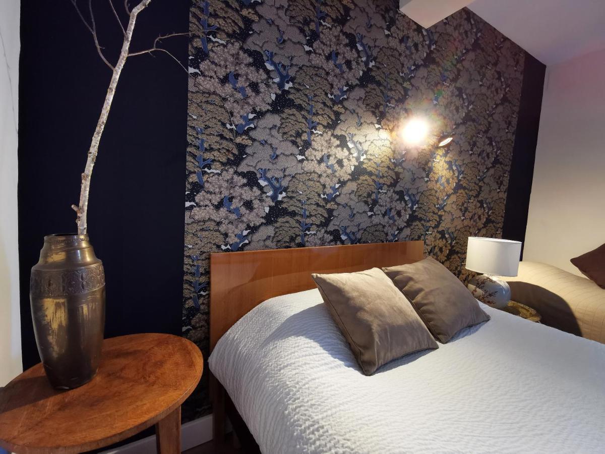 Logis Hotel Restaurant La Barguillere Saint-Pierre-de-Rivière Esterno foto