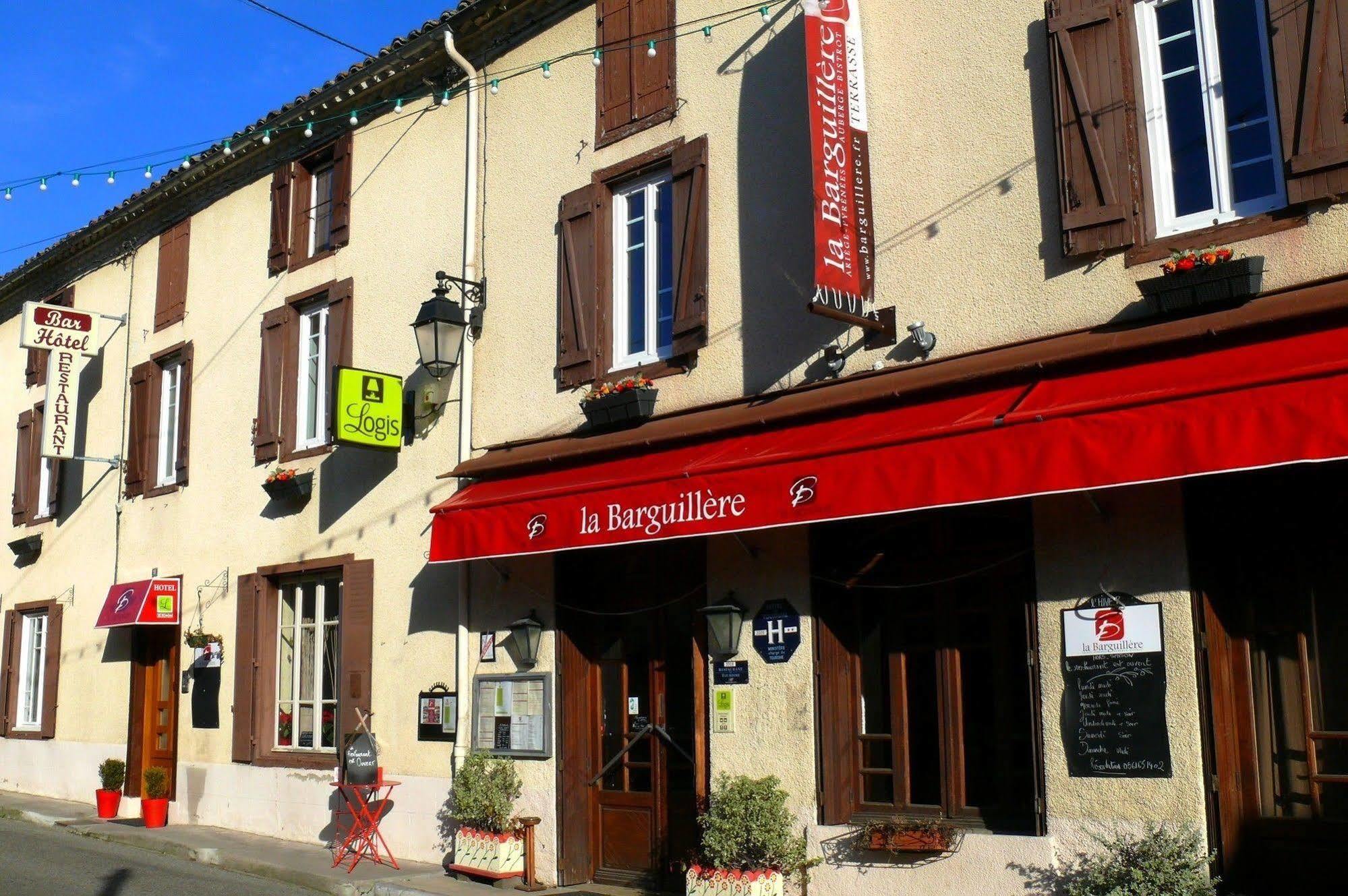 Logis Hotel Restaurant La Barguillere Saint-Pierre-de-Rivière Esterno foto
